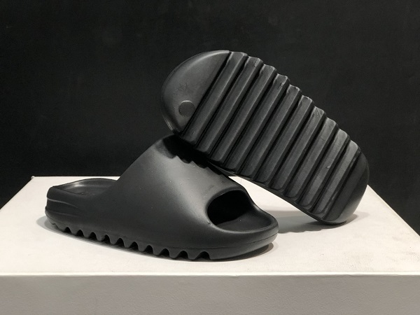 Youth Yeezy "Black" Slide 046